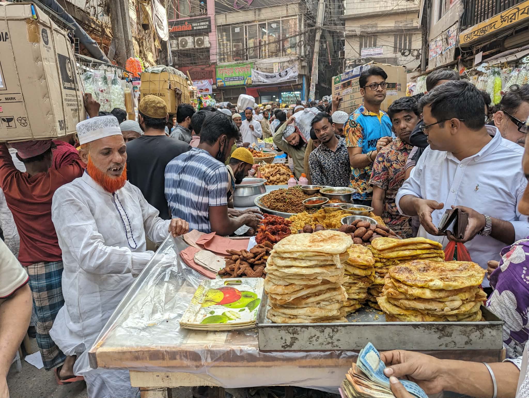ইফতারি বাজার..
