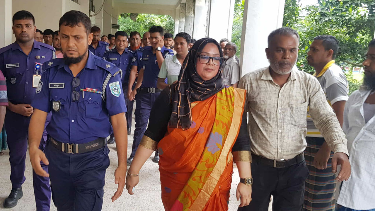 সাবেক ডিসি সুলতানা পারভীন কারাগারে