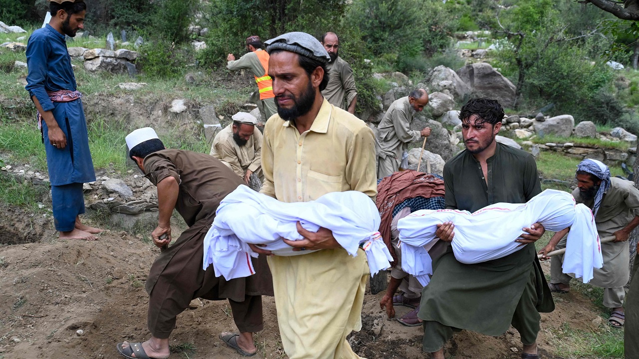 ভূমিকম্পে বাড়ছে মৃতের সংখ্যা