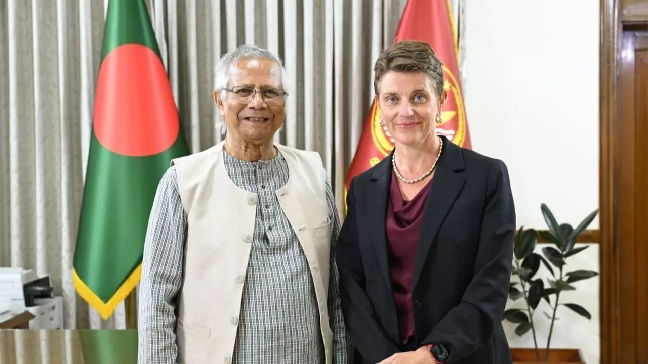 প্রধান উপদেষ্টার সঙ্গে জাতিসংঘের আবাসিক সমন্বয়কারী গুইন লুইসের সাক্ষাৎ