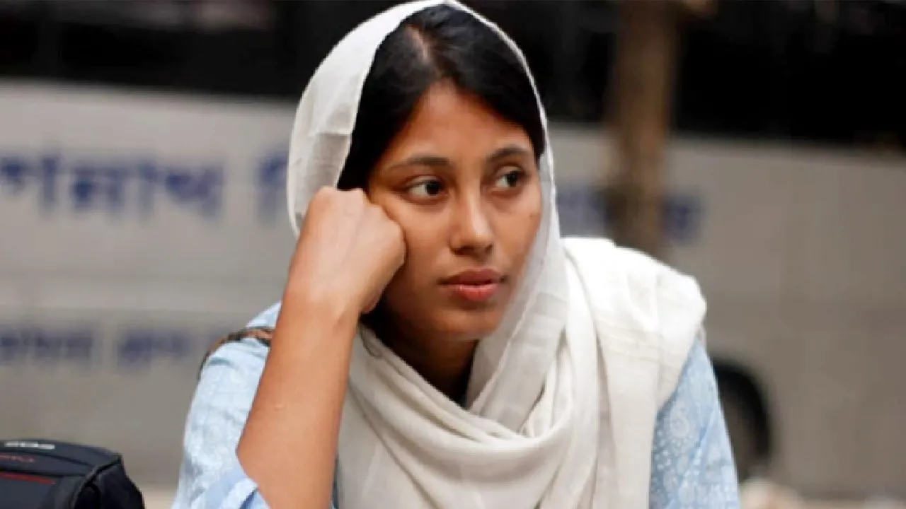 ঐক্যবদ্ধ শিক্ষার্থী জোট প্যানেলের প্রার্থী ফাতিমা তাসনিম জুমা