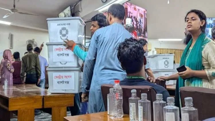 ভোট গণনা চলছে