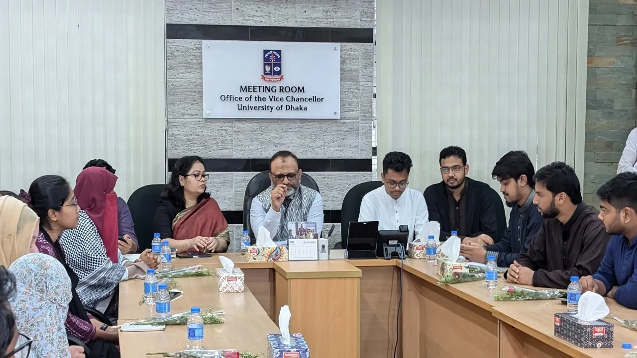 ডাকসুর প্রথম সভা