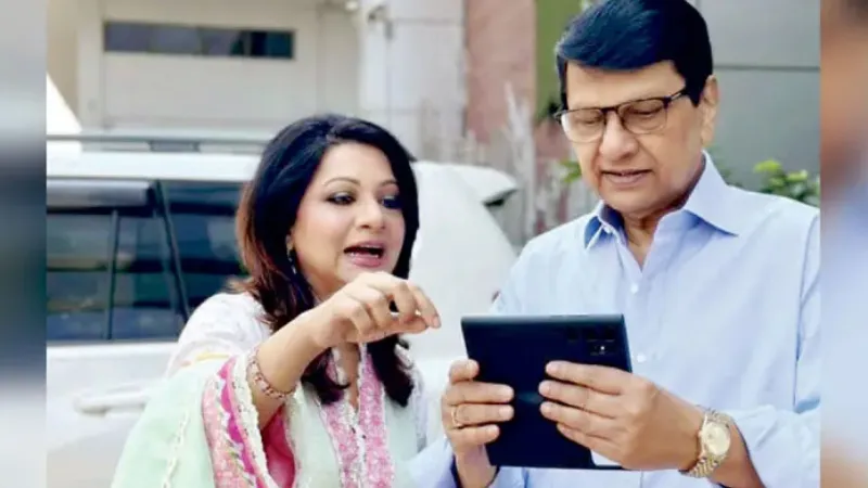 তাকে সতর্ক করেছেন তার মেয়ে, গায়িকা আঁখি আলমগীর