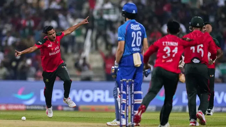 আফগান ব্যাটারকে বধ করার পর বাংলাদেশি স্পিনার নাসুমের উদযাপন