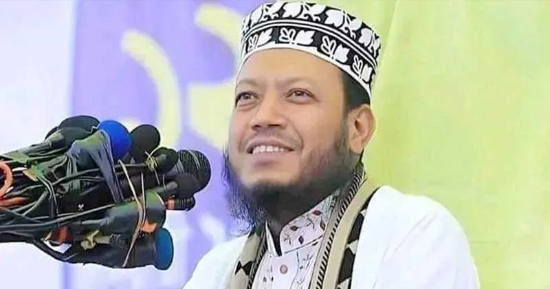 দেশের আলোচিত ইসলামি বক্তা মুফতি আমির হামজা