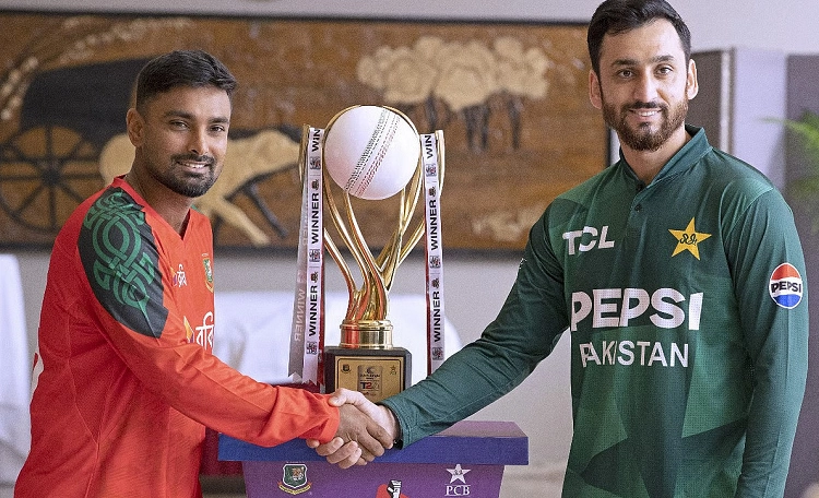 বাংলাদেশ ও পাকিস্তানের অধিনায়ক-ফাইল ছবি