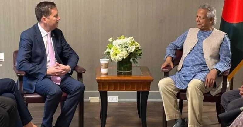 প্রধান উপদেষ্টা ড. মুহাম্মদ ইউনূস ও দক্ষিণ ও মধ্য এশিয়া বিষয়ক বিশেষ দূত সার্জিও গোর। ছবি : সংগৃহীত