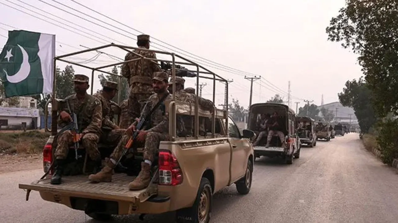 গোয়েন্দা তথ্যের ভিত্তিতে মুল্লা নাজির গ্রুপের অবস্থান শনাক্ত করার পর সেনাবাহিনী, স্পেশাল সার্ভিসেস গ্রুপ (এসএসজি) ও কাউন্টার টেররিজম ডিপার্টমেন্ট (সিটিডি) যৌথভাবে অভিযান চালায়