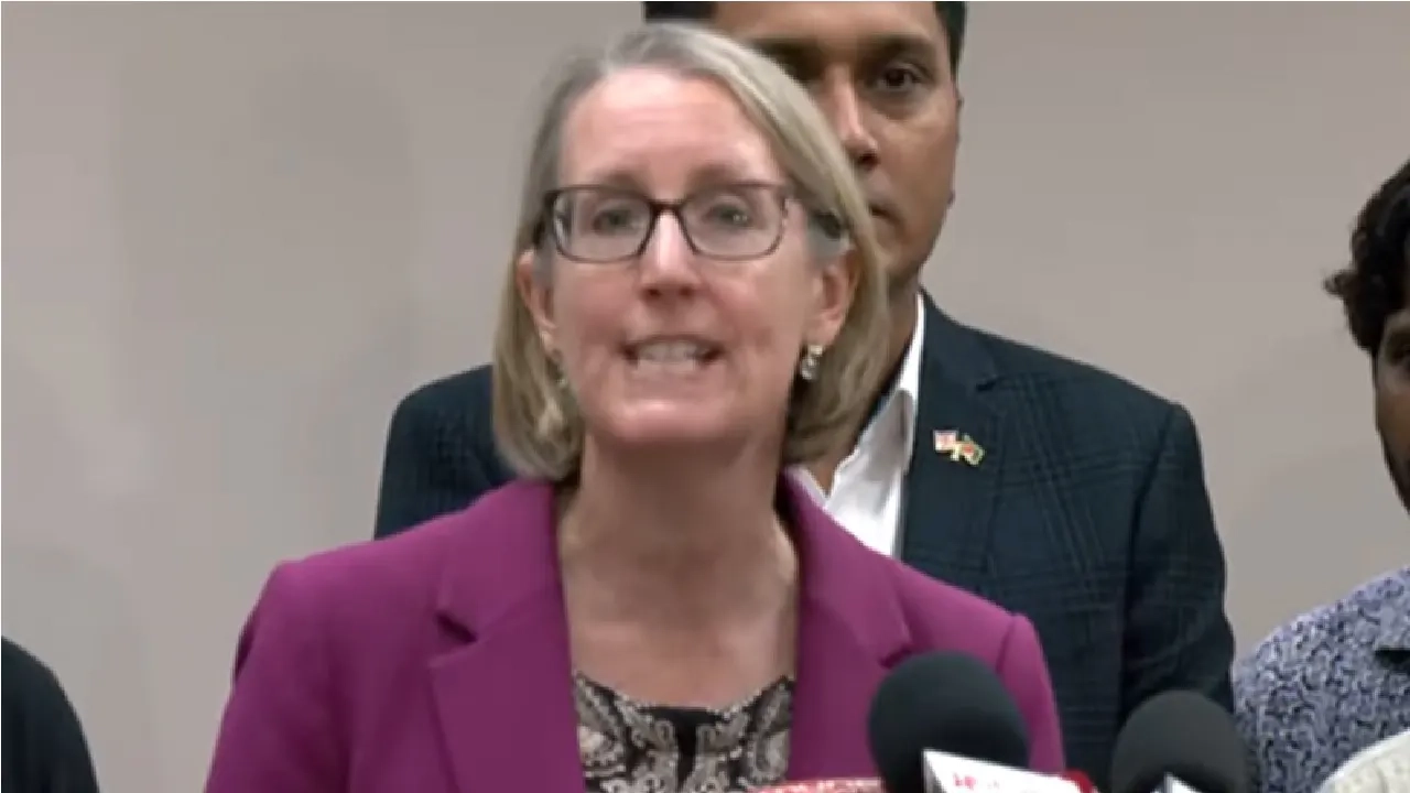 ব্রিটিশ হাইকমিশনার সারাহ কুক