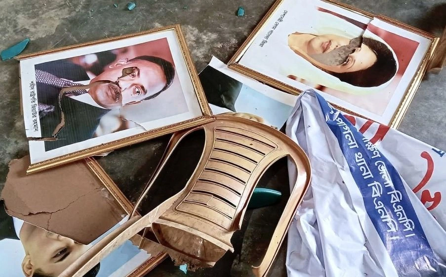 গফরগাঁওয়ে বিএনপির অফিস ভাঙচুর করেছে দুর্বৃত্তরা।