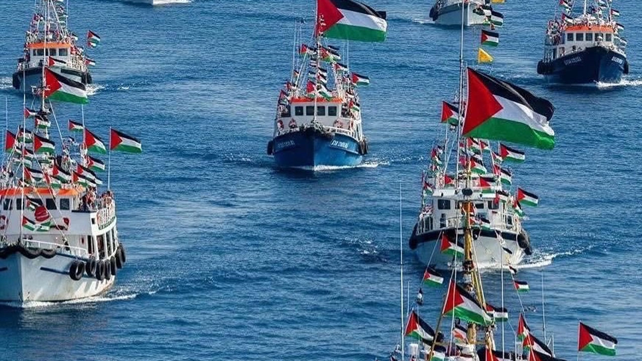 গাজার দিকে এগিয়ে যাওয়া গ্লোবাল সুমুদ ফ্লোটিলার জাহাজ