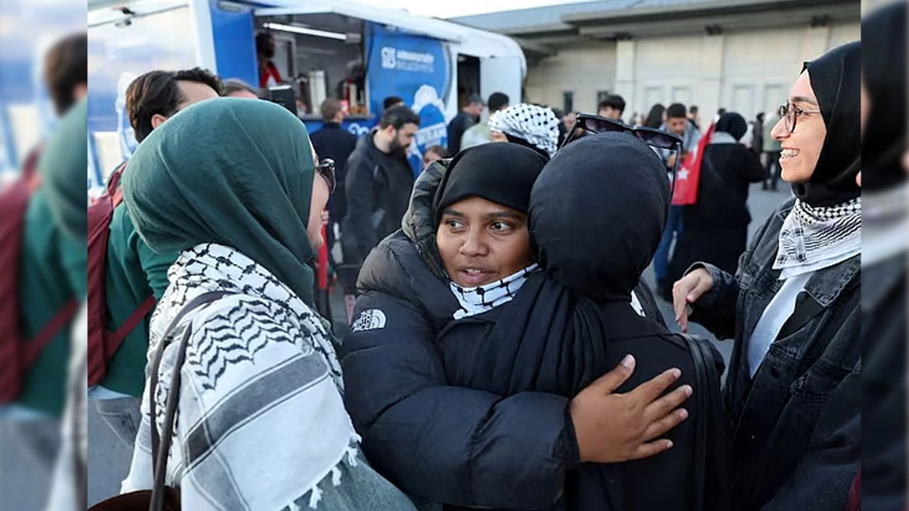 শৌচাগারের পানি খেয়ে বেঁচে ছিলাম: বললেন ফ্লোটিলার যাত্রীরা