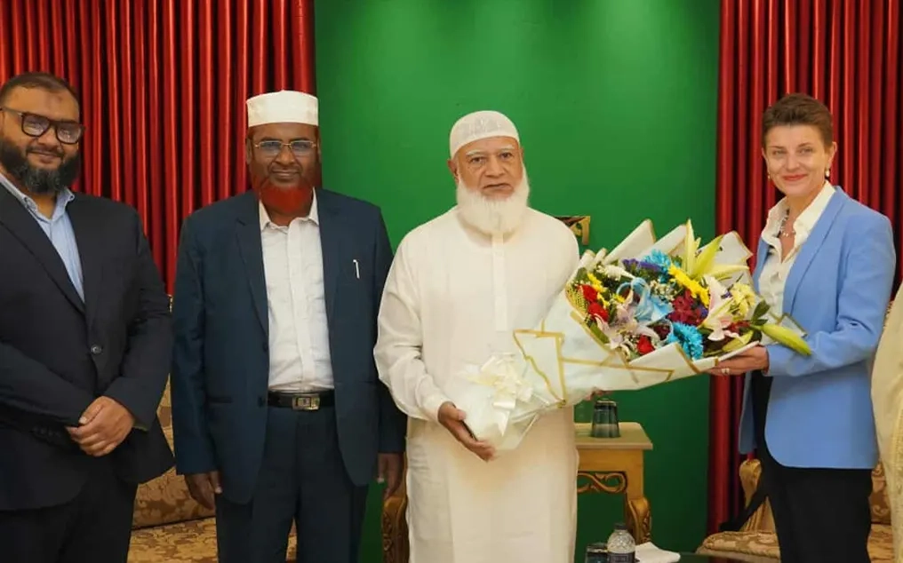 মঙ্গলবার (৭ অক্টোবর) সকালে রাজধানীর বসুন্ধরায় জামায়াত আমিরের ব্যক্তিগত কার্যালয়ে এ বৈঠক হয়