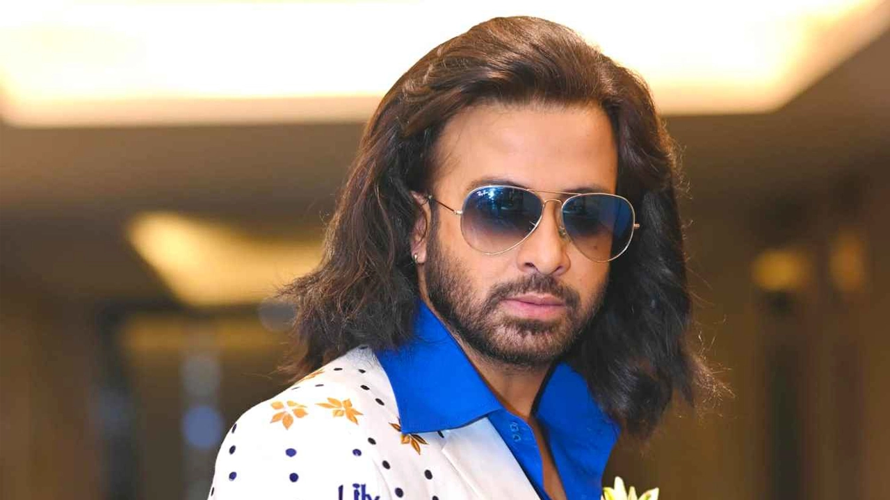 ঢালিউডের মেগাস্টার শাকিব খান