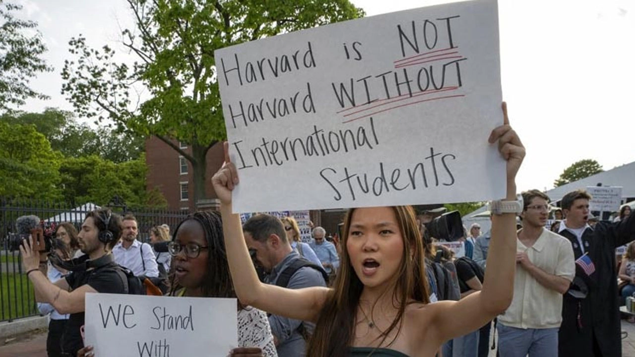 এশিয়া থেকে যুক্তরাষ্ট্রে শিক্ষার্থী আগমন কমেছে ২৪ শতাংশ