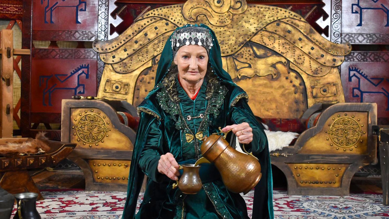 তুর্কি সিরিজ দেখে ইসলাম গ্রহণ করলেন স্কটিশ নারী 