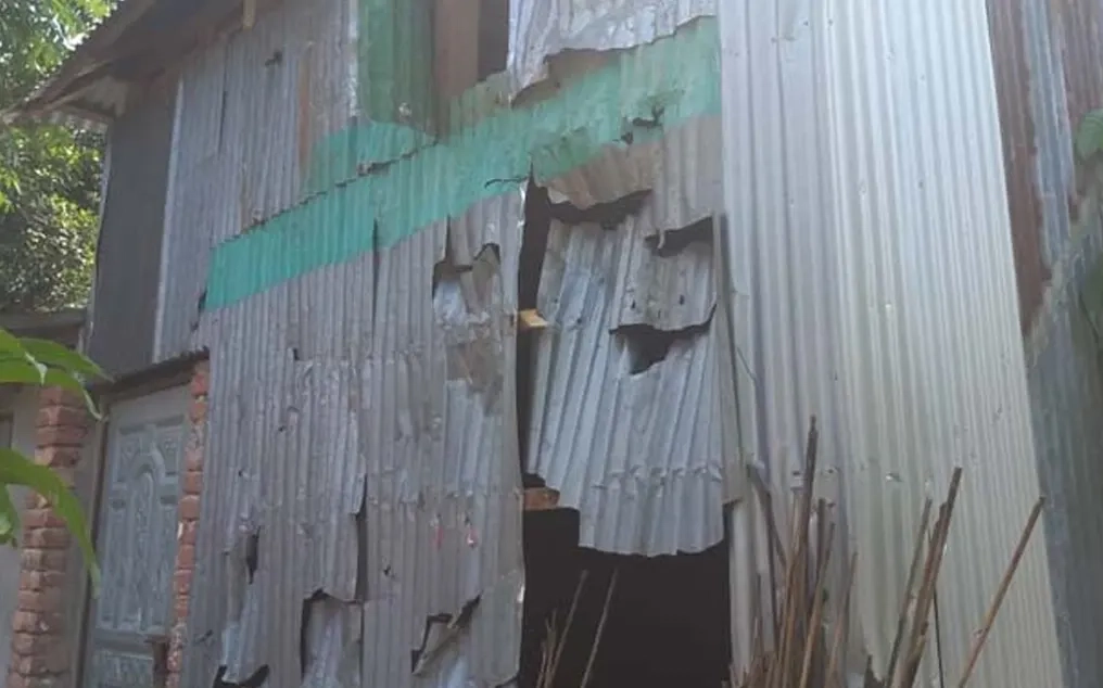 বাড়ী-ঘর ভাংচুর করা হয়