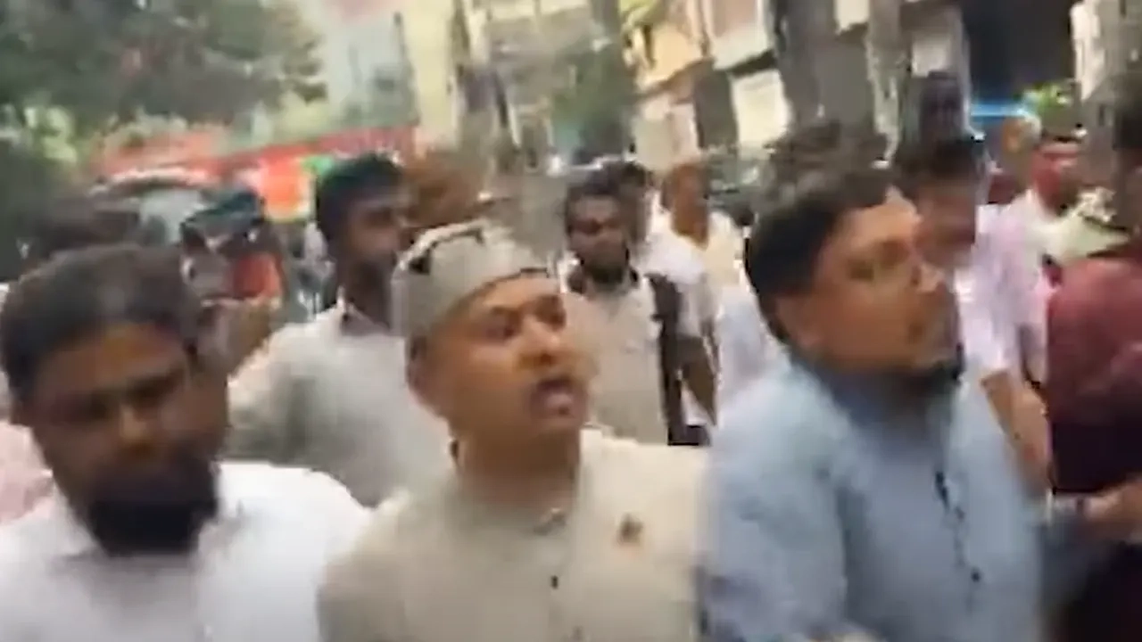 ছবিটি ভিডিও থেকে নেয়া