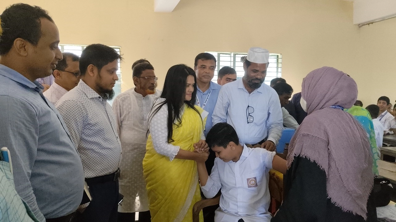 উখিয়ায় জাতীয় টাইফয়েড টিকাদান কর্মসূচি শুরু