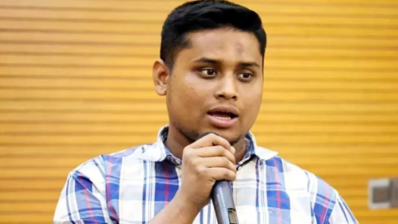 জাতীয় নাগরিক পার্টির (এনসিপি) দক্ষিণাঞ্চলের মুখ্য সংগঠক হাসনাত আবদুল্লাহ