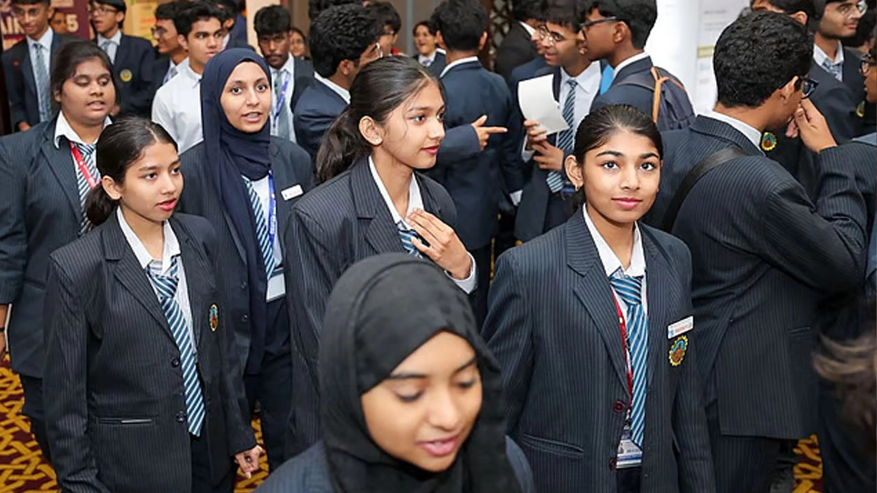 গ্লোবাল পড়াশোনায় গন্তব্য বেছে নেওয়া