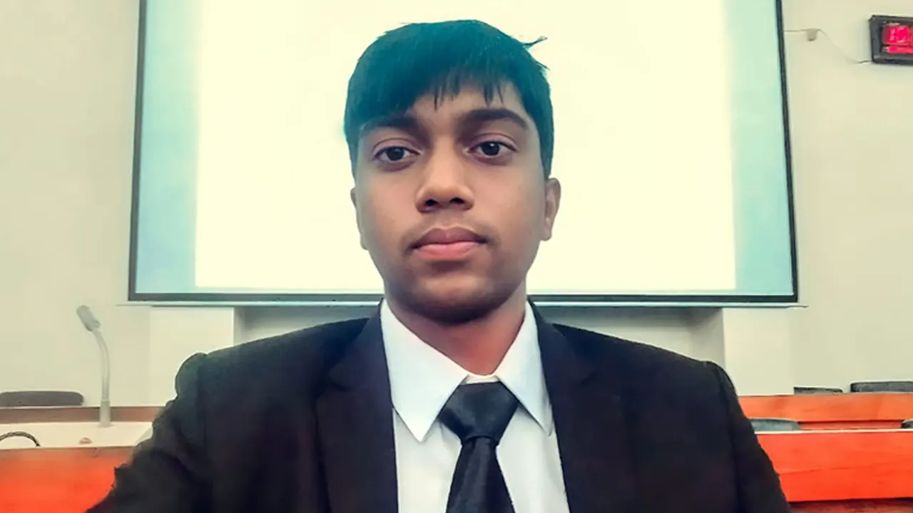 সনাতন ধর্মাবলম্বী শিক্ষার্থী সুজন চন্দ্র