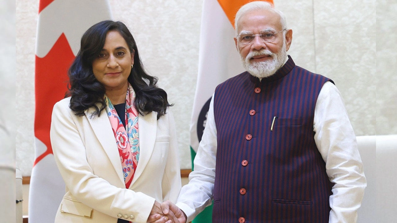 সম্পর্ক পুনর্গঠনে ভারতে কানাডার পররাষ্ট্রমন্ত্রী