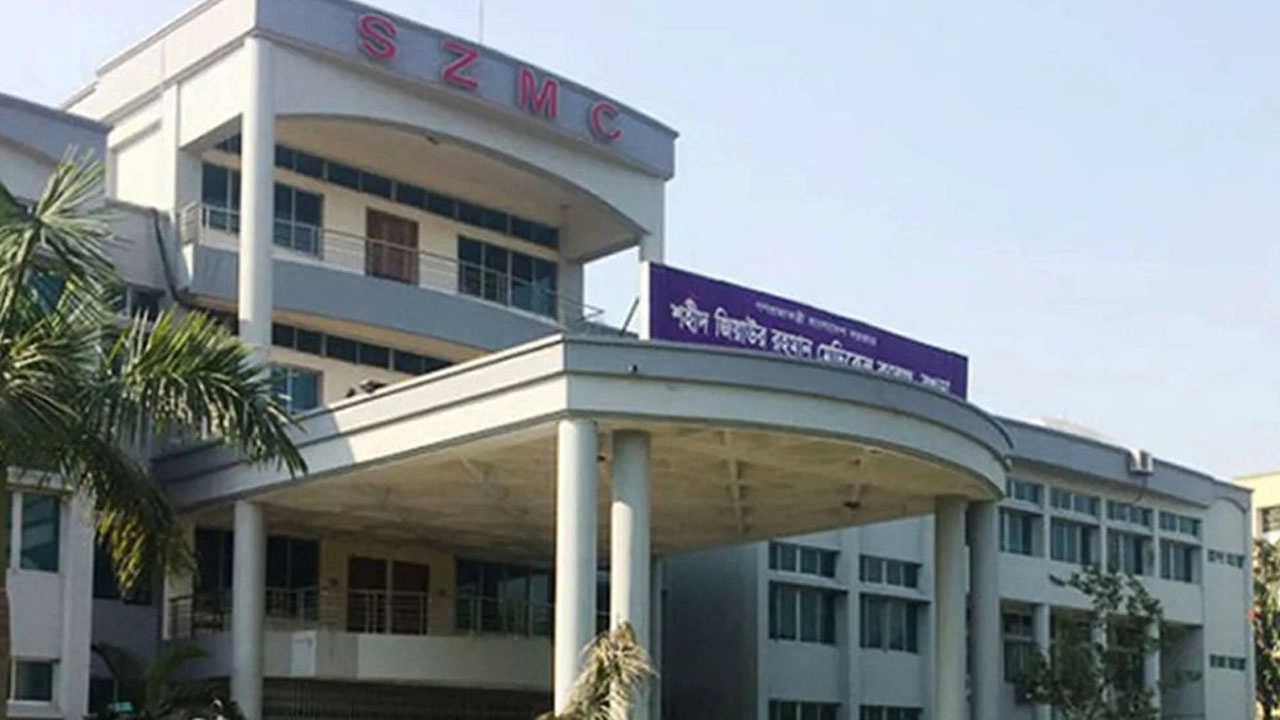 পূজার আনন্দে মদপান, পাঁচজনের মৃত্যু 