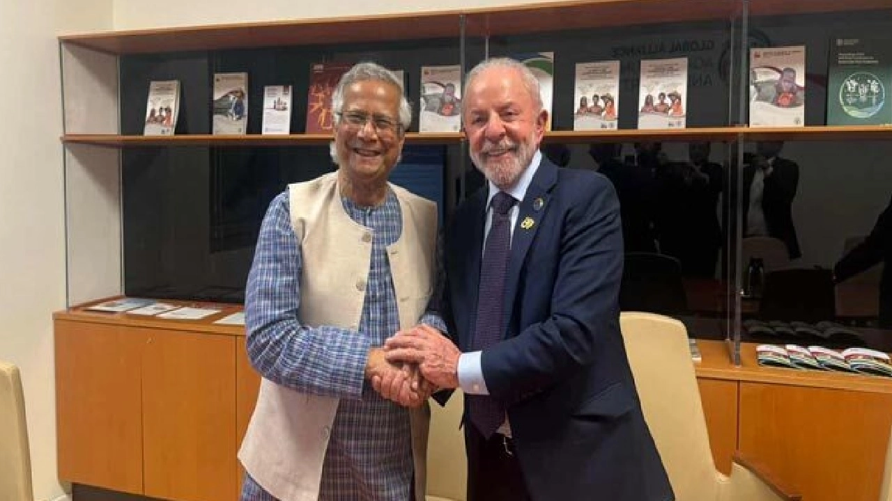 প্রধান উপদেষ্টা অধ্যাপক মুহাম্মদ ইউনূস ও ব্রাজিলের প্রেসিডেন্ট লুইজ ইনাসিও লুলা দা সিলভা