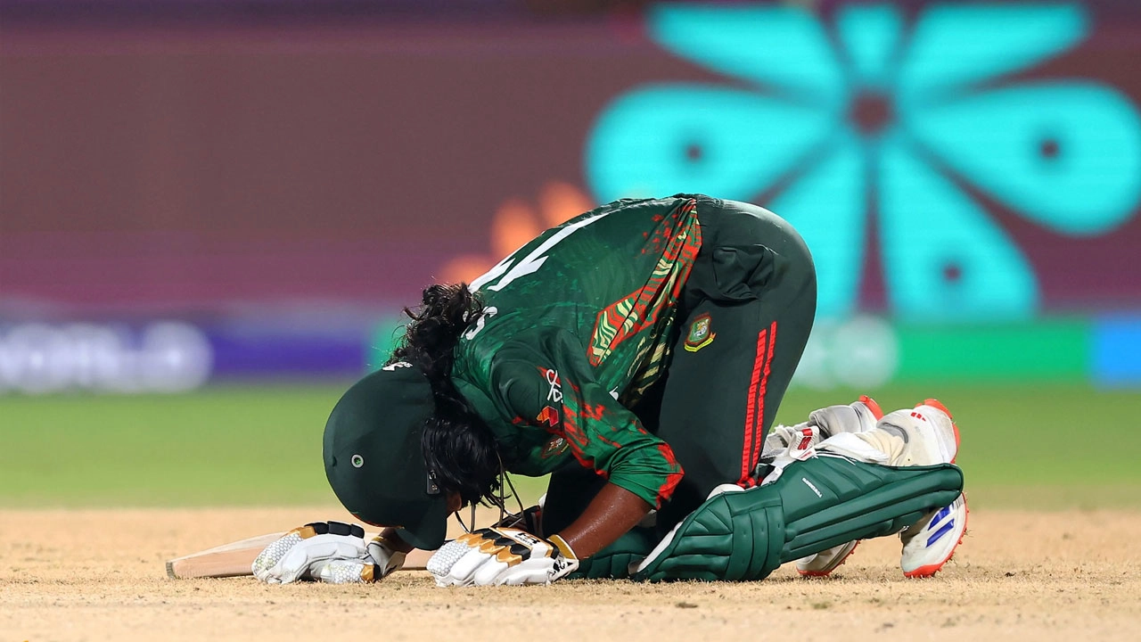 শেষ ওভারে হার বাংলাদেশর