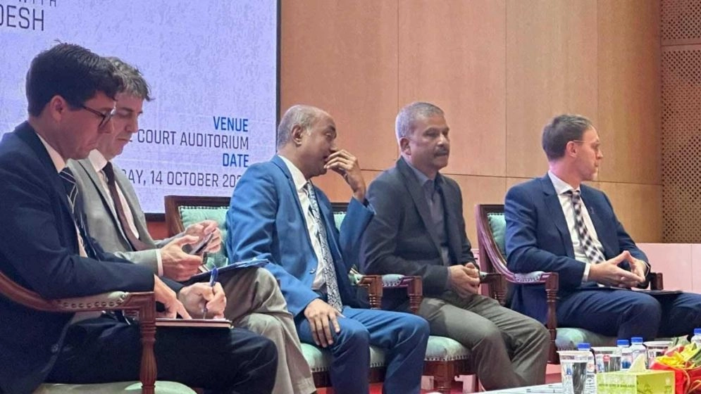 অন্তর্বর্তী সরকারের আইন উপদেষ্টা ড. আসিফ নজরুল