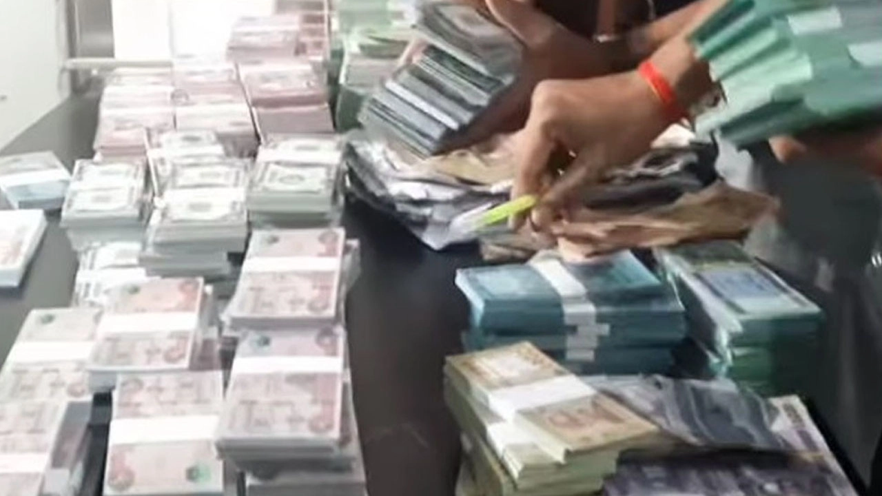 ডলার-ইউরো-রিয়ালসহ বিপুল জাল টাকা উদ্ধার