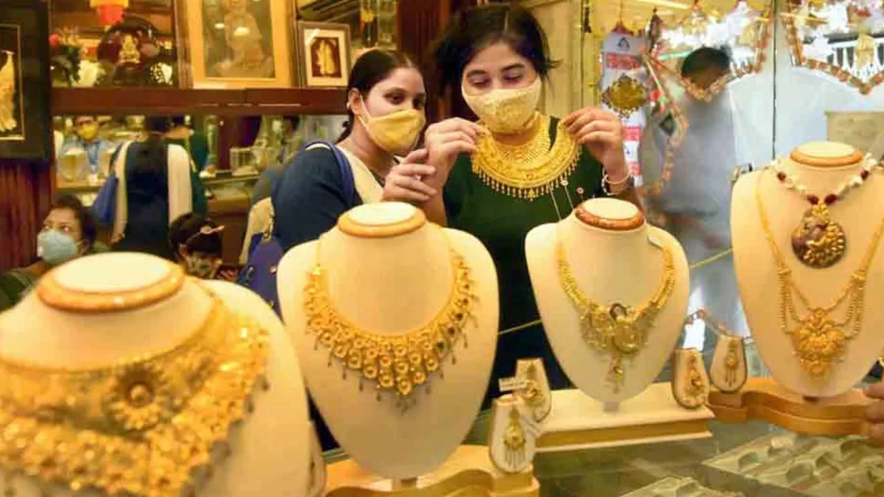 এক দিনের ব্যবধানে আবারও বাড়ল স্বর্ণের দাম