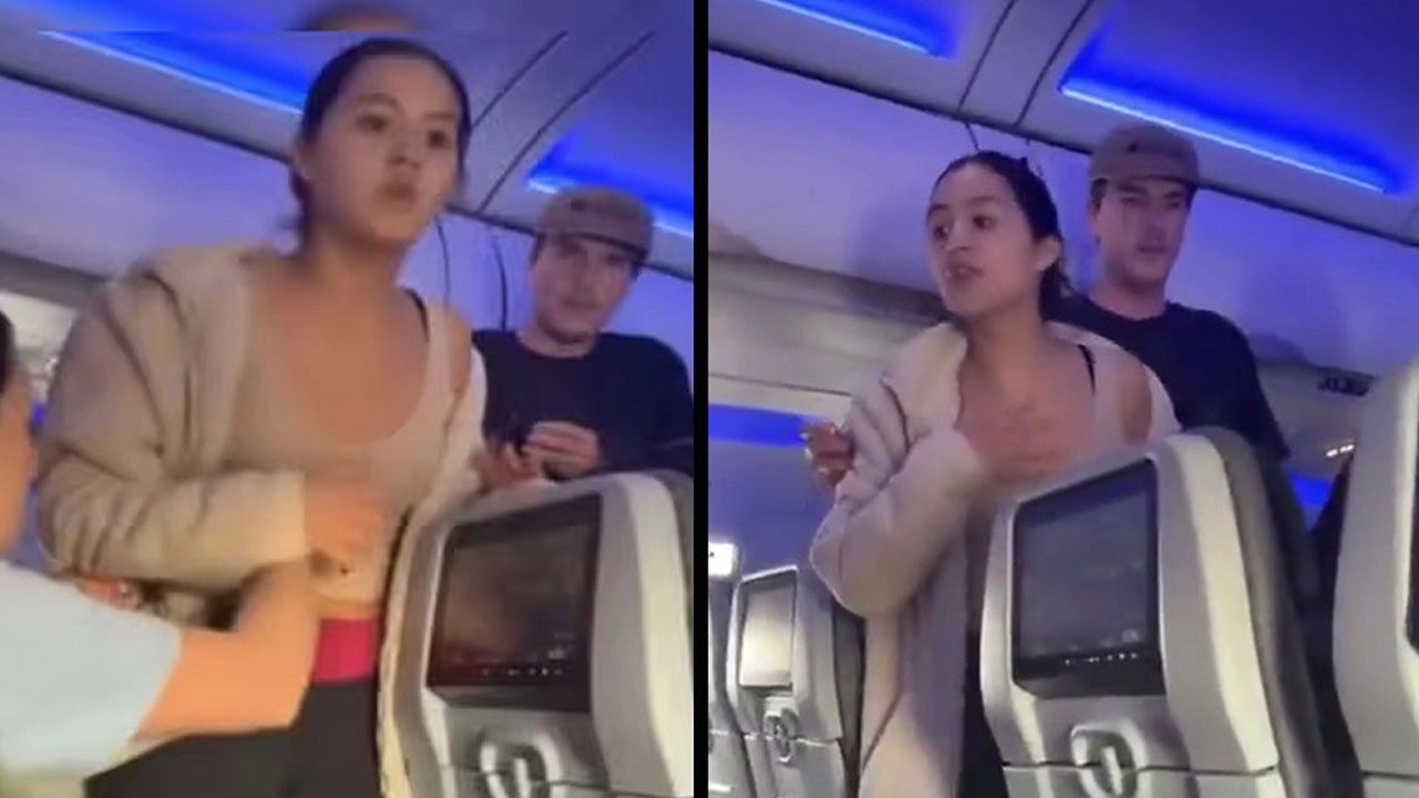 জরুরি দরজা খোলার চেষ্টা যাত্রীর