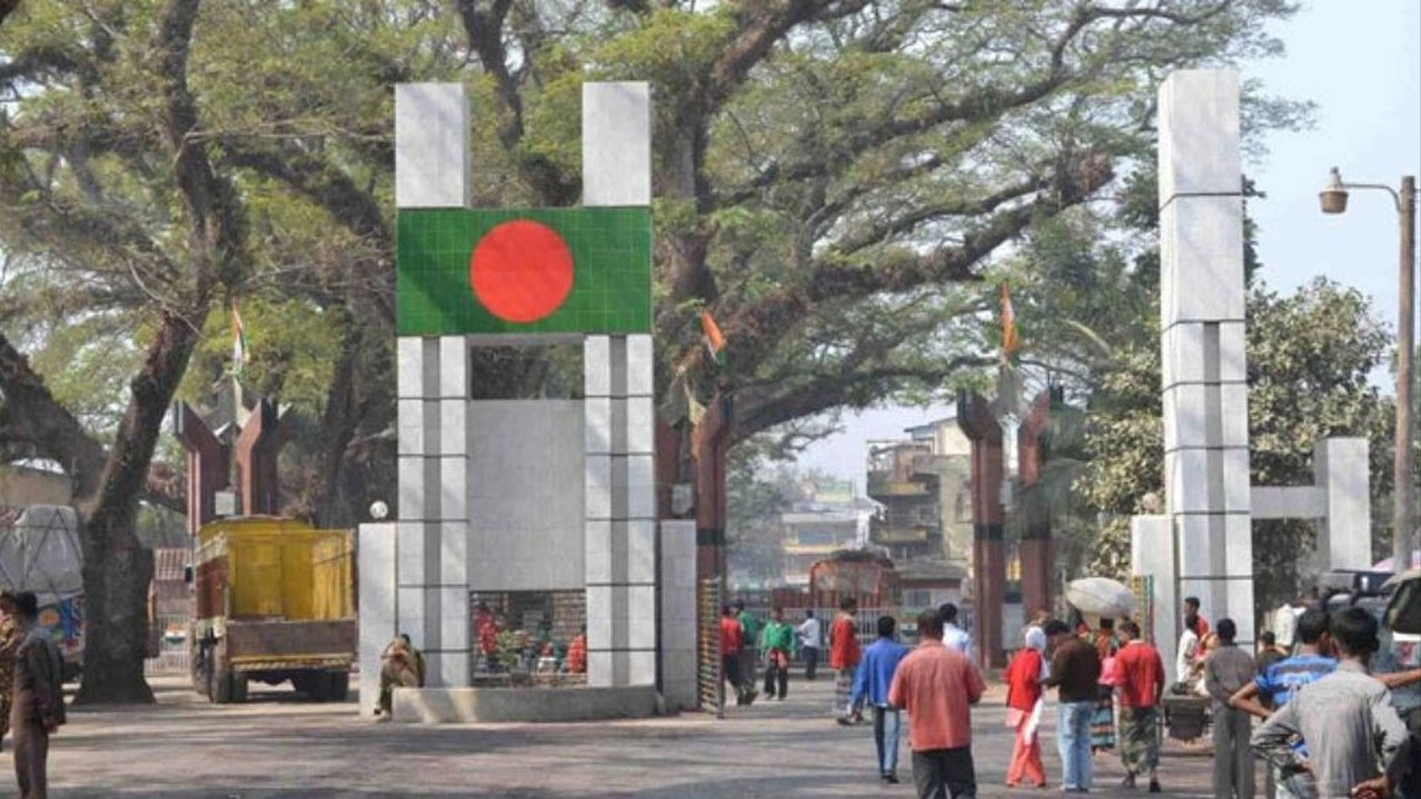 আট মাস পর দেশে ফিরলেন বাংলাদেশি ১২ নাবিক