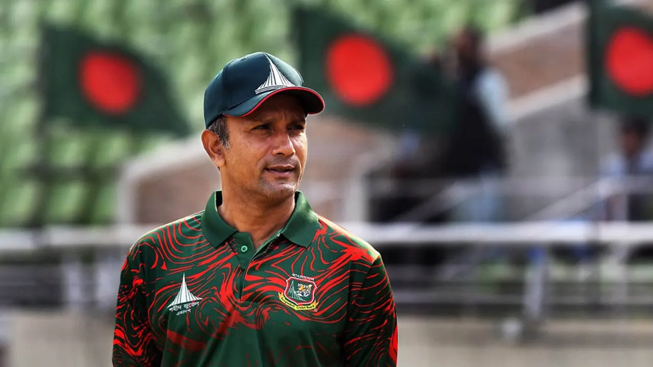 খালেদ মাসুদ পাইলট