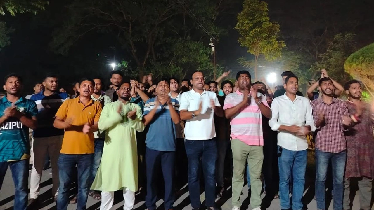 জবি ছাত্রদল নেতা জুবায়েদ হত্যার প্রতিবাদে ইবি ছাত্রদলের বিক্ষোভ 