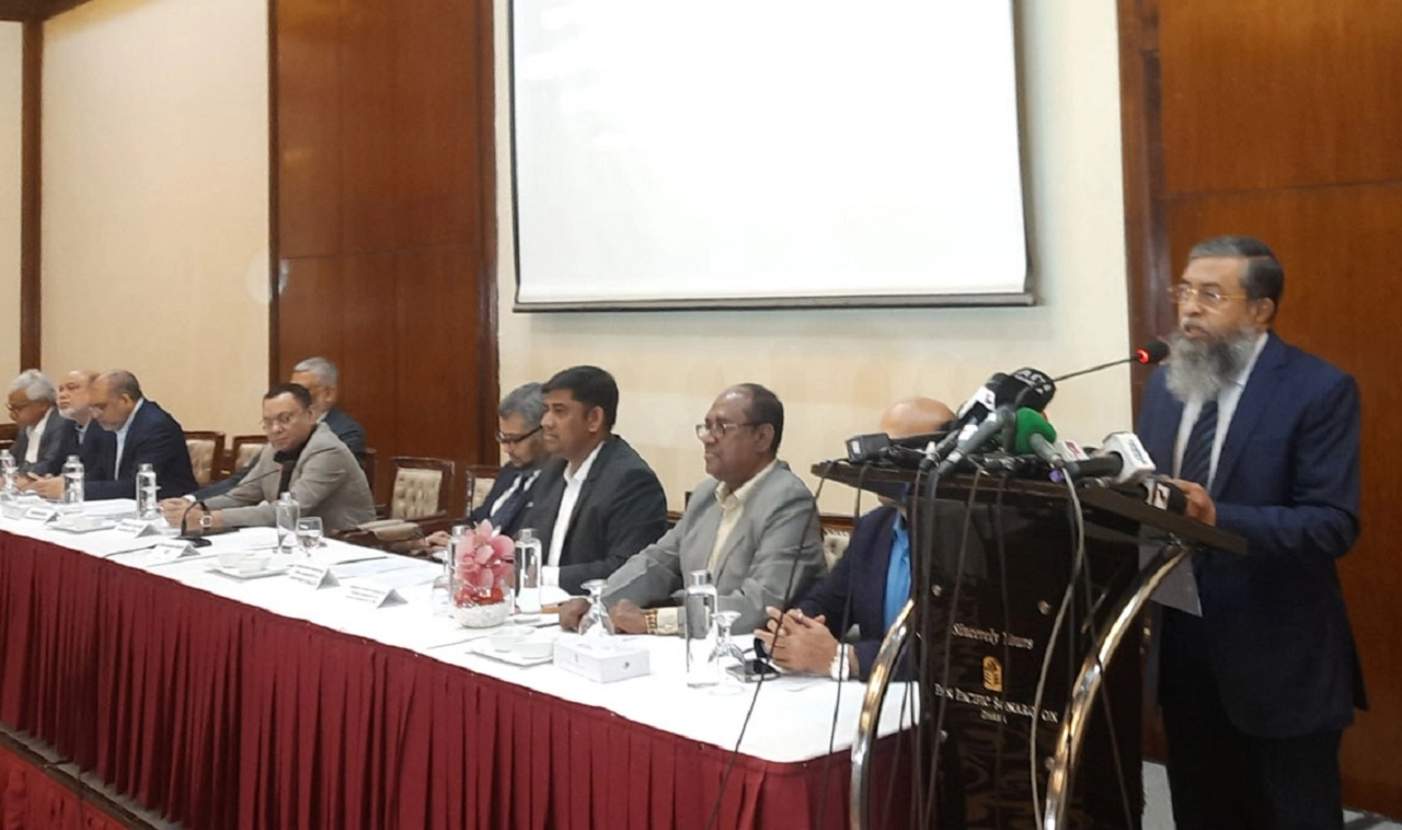 বক্তব্য রাখেন এক্সপোর্টার্স অ্যাসোসিয়েশন অব বাংলাদেশের (ইএবি) সভাপতি মোহাম্মদ হাতেম।