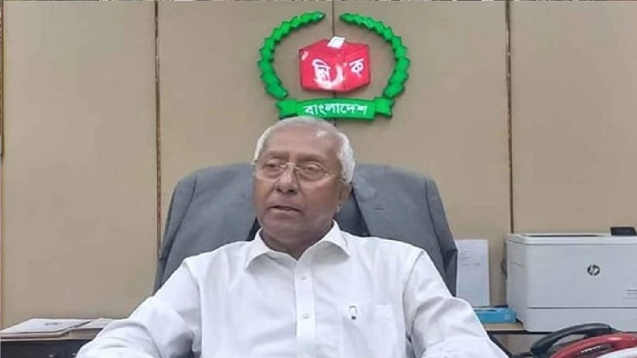 নির্বাচন কমিশনের (ইসি) সিনিয়র সচিব মো. আখতার আহমেদ