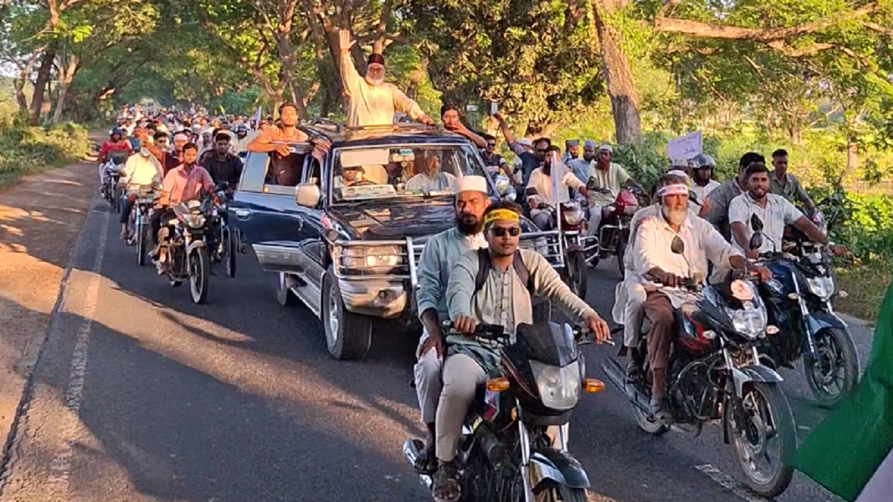 জামায়াতের প্রার্থীর মোটরসাইকেল শোডাউন