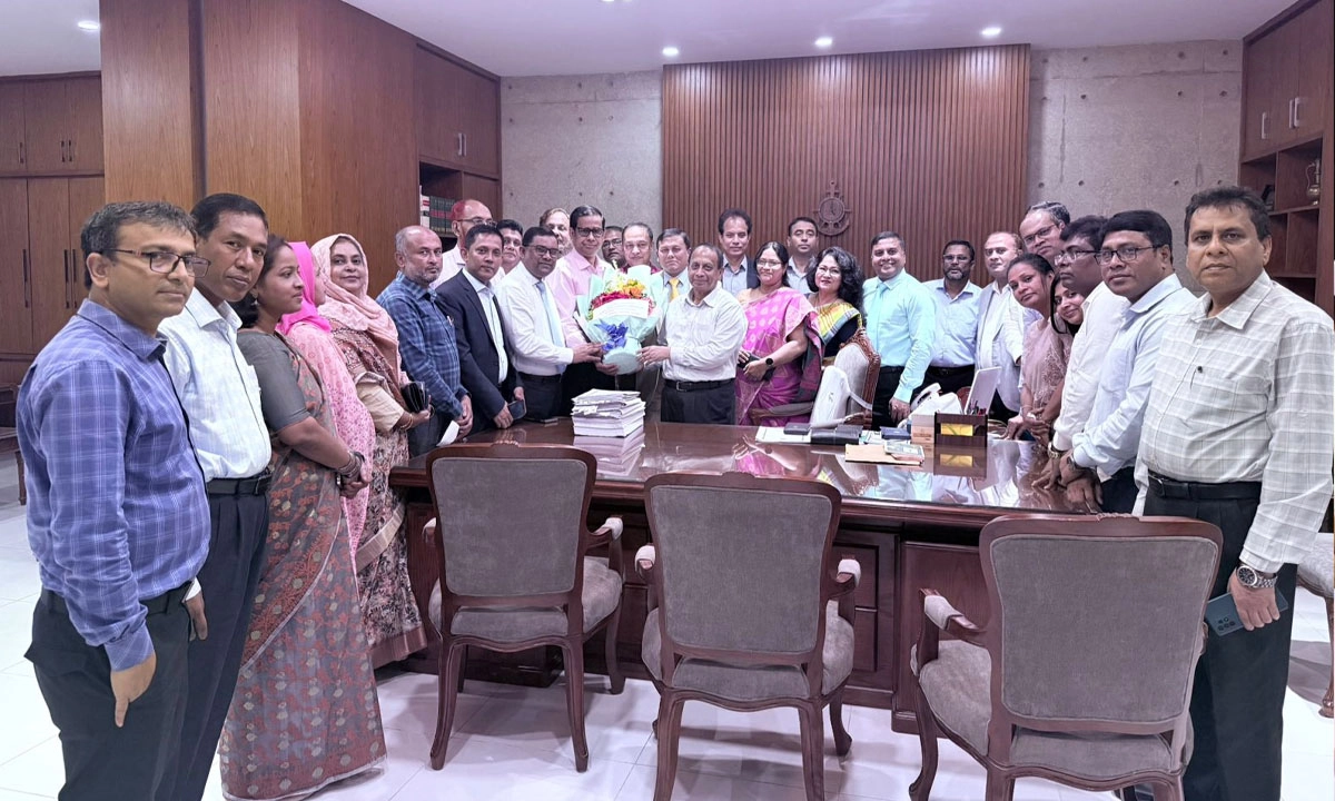 ২২তম বিসিএস প্রশাসন ফোরামের পক্ষ থেকে জনপ্রশাসন সচিবকে শুভেচ্ছা