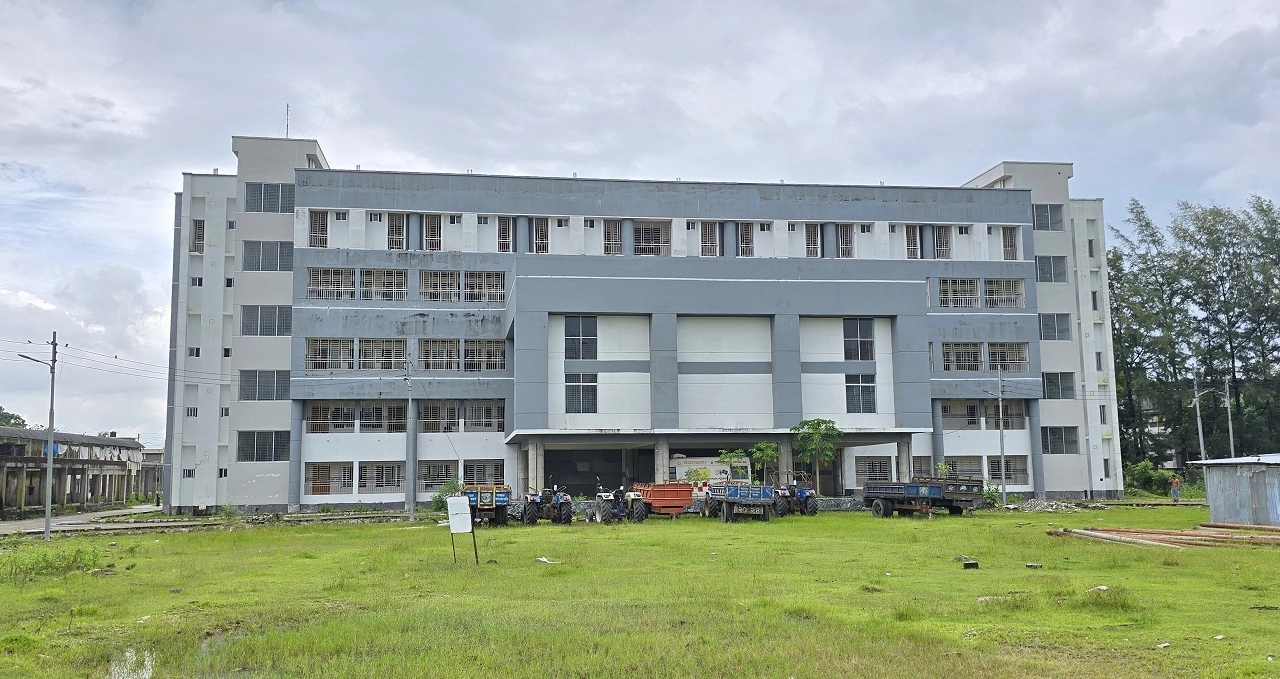 পটুয়াখালী ৫০০ শয্যা মেডিকেল কলেজ হাসপাতাল। ছবি: এনপিবি