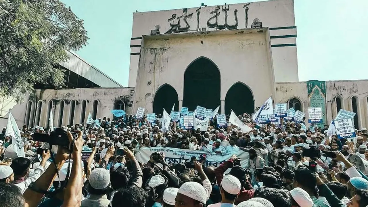 শুক্রবার বায়তুল মোকাররম জাতীয় মসজিদের উত্তর গেটে সমাবেশ