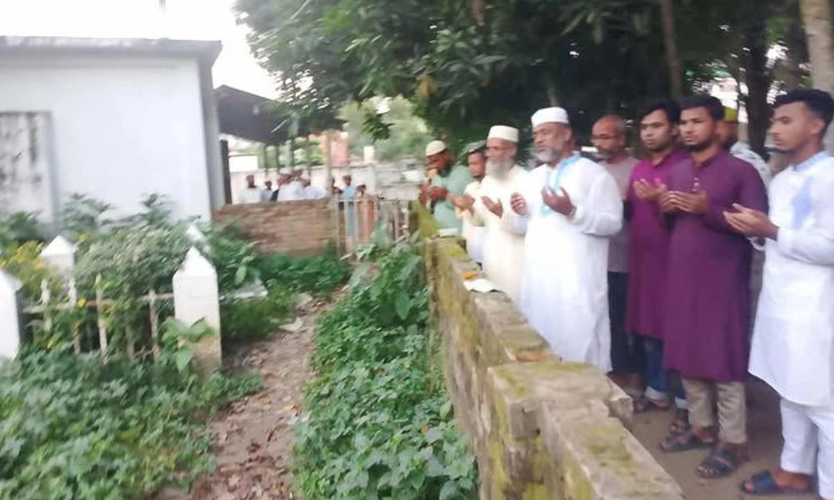 আ‘লীগ নেতার কবর জিয়ারতে জামায়াত প্রার্থী