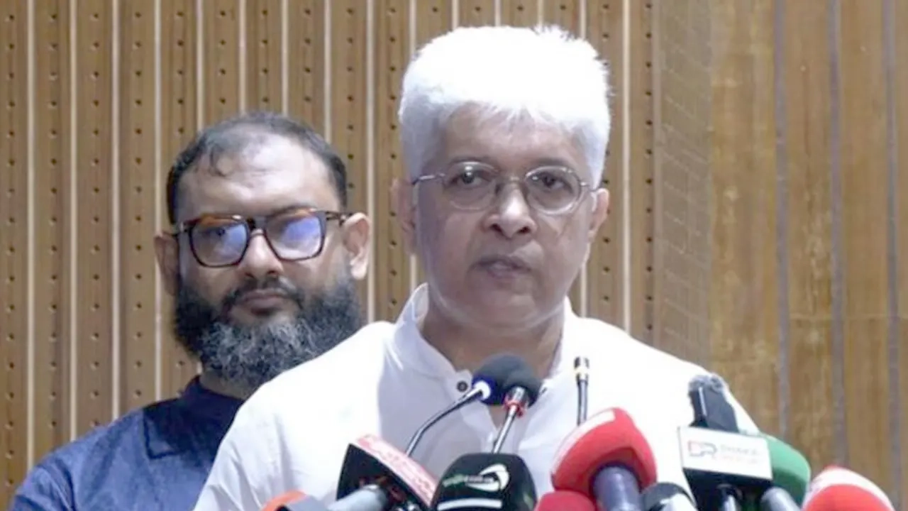 গৃহায়ন ও গণপূর্ত উপদেষ্টা আদিলুর রহমান খান