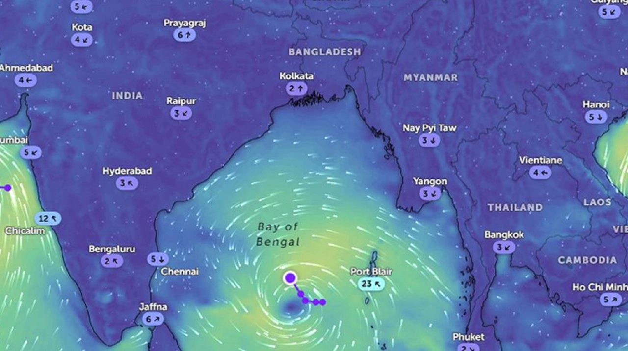 বঙ্গোপসাগরে অবস্থানরত নিম্নচাপটি ঘূর্ণিঝড়ে রূপ নিলে এর নাম হবে ‘মন্থা’। ছবি: সংগৃহীত