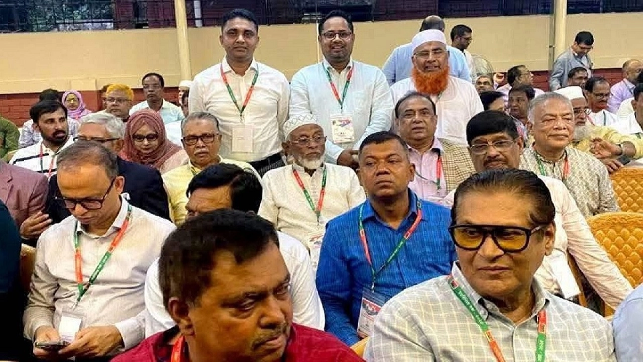 তারেক রহমানের ভার্চুয়াল বৈঠকে অংশ নিলেন সাতক্ষীরার ১১ জন মনোনয়নপ্রত্যাশী। ছবি: এনপিবি