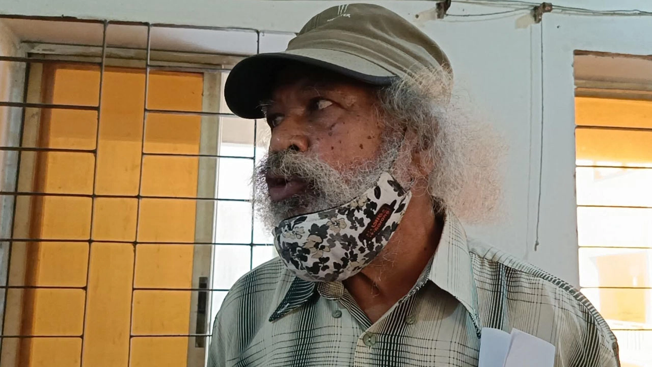 পিস্তলের লাইসেন্স নবায়ন করতে গিয়ে গণজাগরণ মঞ্চের নেতা কারাগারে