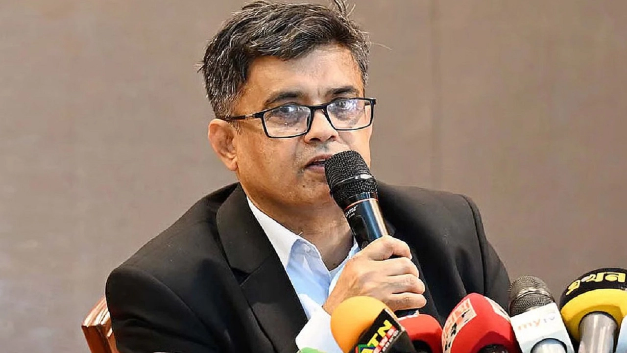 অন্তর্বর্তী সরকারের প্রধান উপদেষ্টার প্রেস সচিব শফিকুল আলম